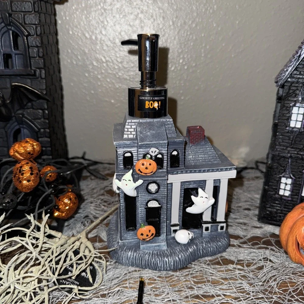 Halloween Haunted House Soap Dispenser Flying Ghost Pumpkins New Spooky Seasonal